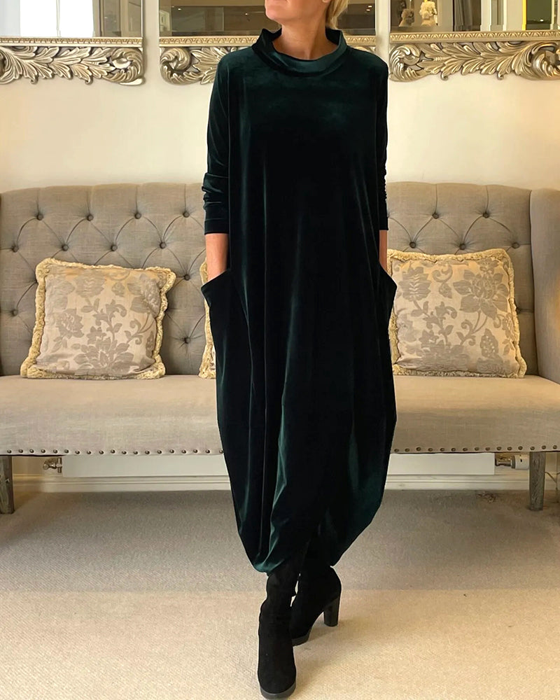 Charm Velvet dress with pockets and collar