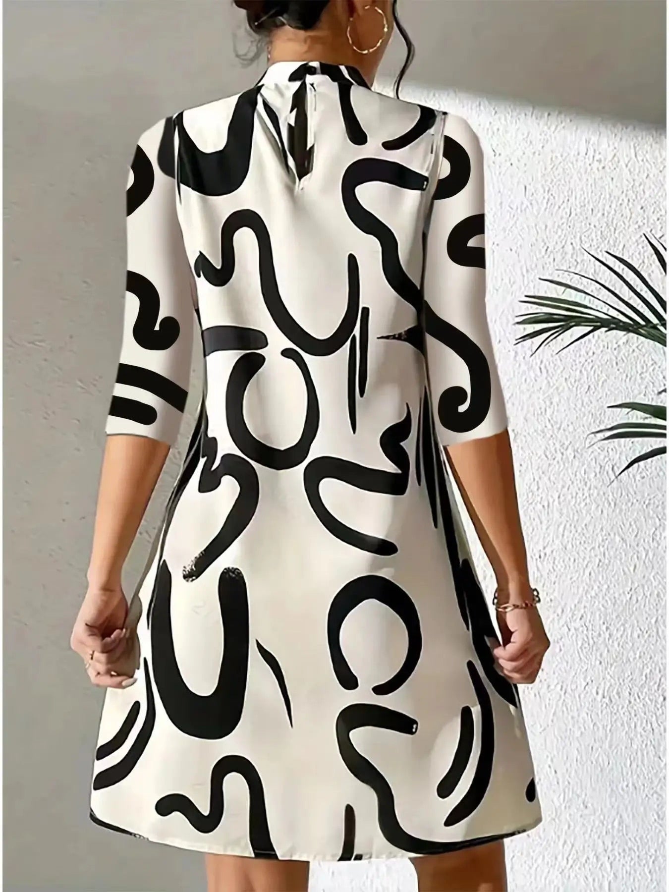 Holly | Knee-Length Dress