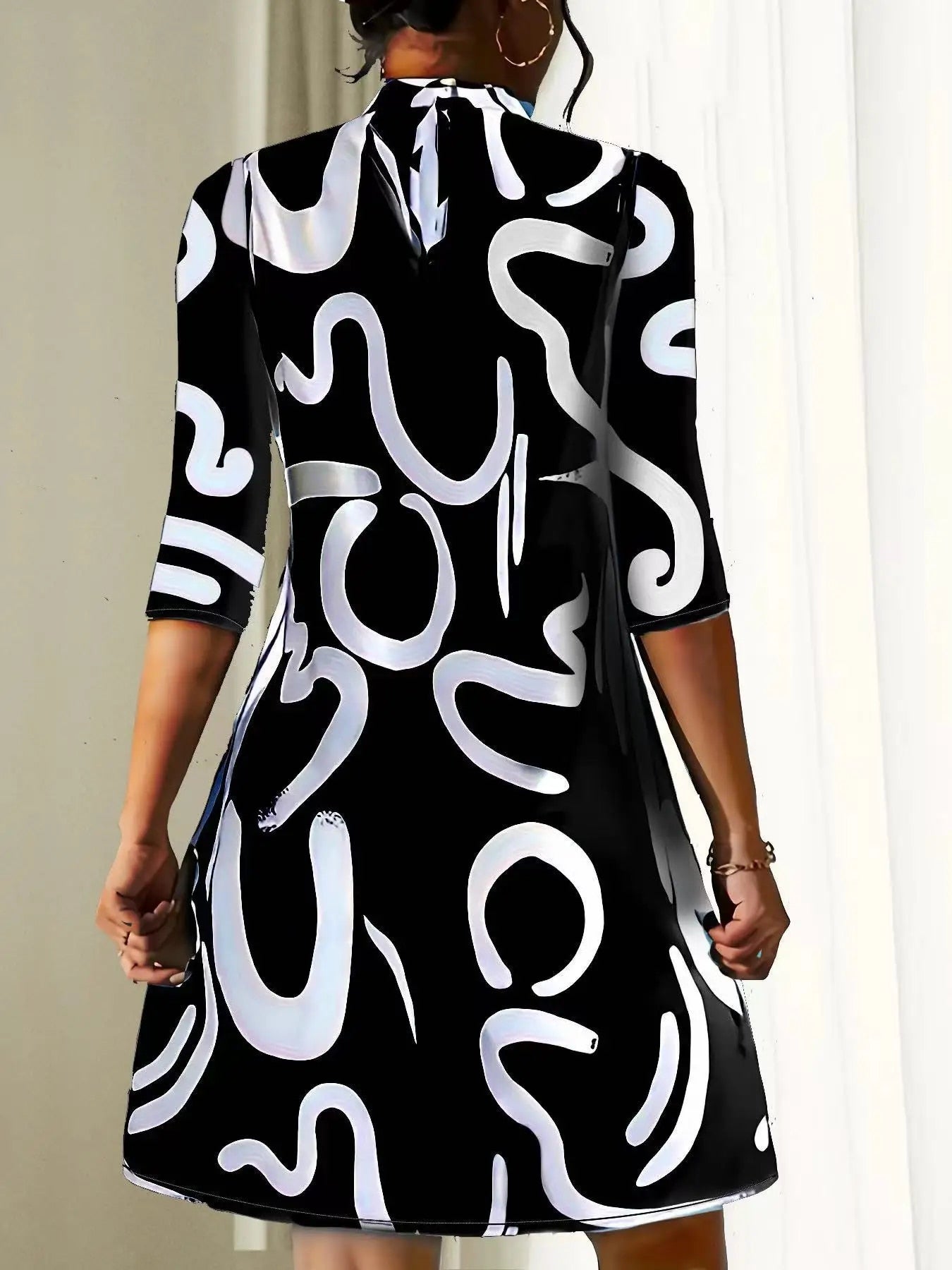 Holly | Knee-Length Dress