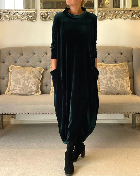 Charm Velvet dress with pockets and collar